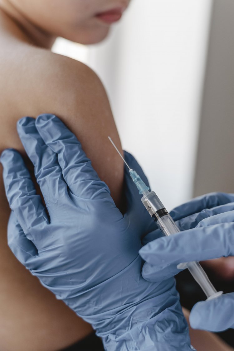 Epidemióloga UTalca: es importante acelerar la vacunación contra el Covid-19 en menores de edad