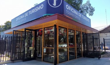 Inauguran moderna Oficina de Turismo frente a la Plaza de Linares