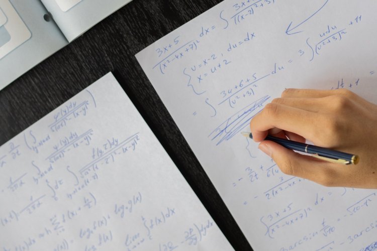 UTalca sede Linares: Pedagogía en educación media en matemática y física es acreditada por tres años