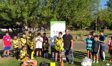 Fundación Azimut entregó implementación deportiva a Escuela de Fútbol de la ESCART Linares