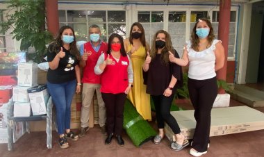 Particular donación hace Easy Linares a Casa de Acogida de SernamEG