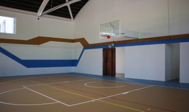 Después de 30 años remodelan gimnasio del Liceo "Valentín Letelier" ex de Hombres A-26
