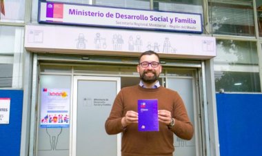 Desarrollo Social y Gobierno distribuyen gratis ejemplares de la Propuesta Constitucional