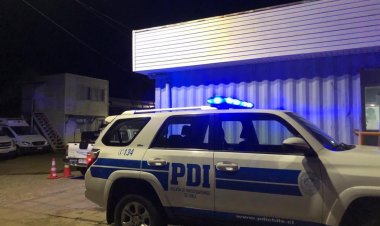 Pelluhue: niño de 11 años muere aplastado tras colapsar un túnel de arena que había construido con un amigo en la playa