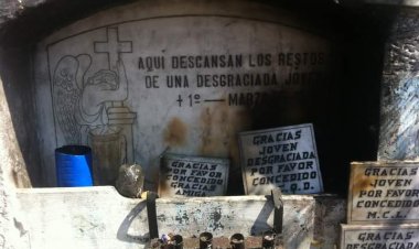 Por Camilo Sánchez Yáñez: El misterio de la damisela y su tumba desconocida del cementerio de Linares