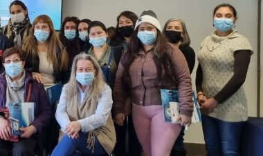 Formulan invitación a mujeres maulinas a postular a la  Escuela de Líderes Políticas y Sociales de SernamEG