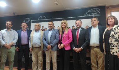 Senadora Rincón y alcaldes del Maule plantean crítica situación económica a Ministro de Educación