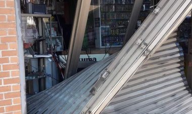 (VIDEO) Formalizan a dos menores como responsables de "alunizajes" en locales comerciales del área central de Linares