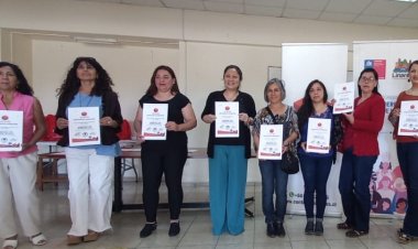 Linares: mujeres jefas de hogar recibieron certificado por participar  en cursos de Cajero Bancario y Marketing