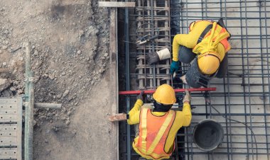 Pesimismo dominó la percepción económica de empresarios y consumidores maulinos en 2022