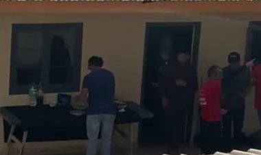 (VIDEO) Vecinos denuncian supuesto carrete en horario laboral de funcionarios municipales en Linares