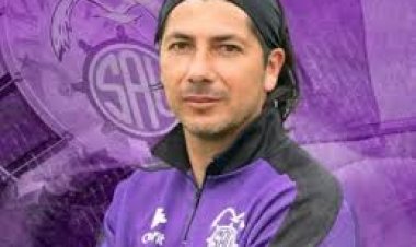 El ex crack de la Selección Chilena, Colo Colo y Bari de Italia, Jaime "Pájaro" Valdés asumiría la gerencia técnica de Deportes Linares