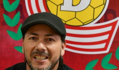 Medios nacionales dan amplia cobertura a la llegada de Jaime Valdés como nuevo gerente técnico y líder de la SADP "Depo Albirrojo"