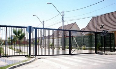 Eduardo de la Fuente Ceroni: el cierre de calles y pasajes y la responsabilidad municipal