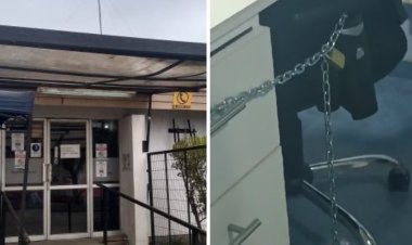 (VIDEO) Inaudito: atan sillas con cadenas para que funcionarios no las usen al interior del CESFAM “Valentín Letelier” de Linares