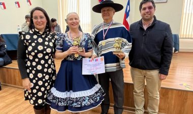 Pareja de Yerbas Buenas obtuvo el primer lugar en campeonato provincial de cueca del adulto mayor 2023