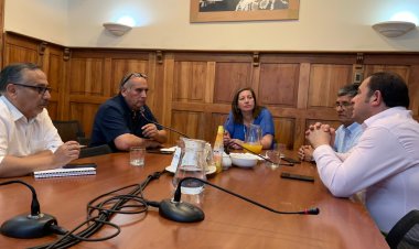 Alcaldes se reúnen con Senadora Vodanovic en busca de soluciones en las áreas de vialidad, vivienda y reconstrucción