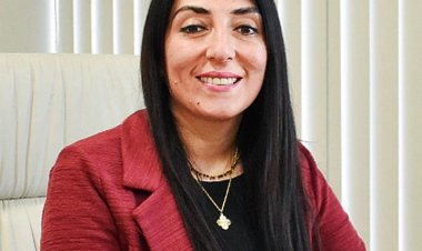 PS anuncia que respaldará candidatura a la reelección de gobernadora Cristina Bravo