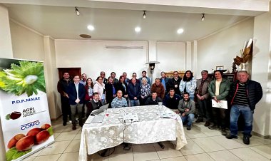 En Longaví se realizó taller sobre sustentabilidad y uso eficiente de recursos en manejo y producción de avellana