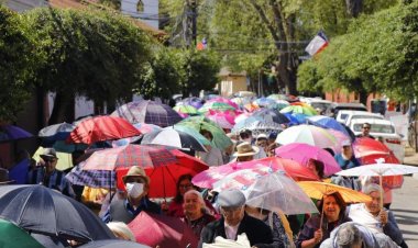 Con caminata de paraguas de colores se celebrará mes de personas mayores en el Maule