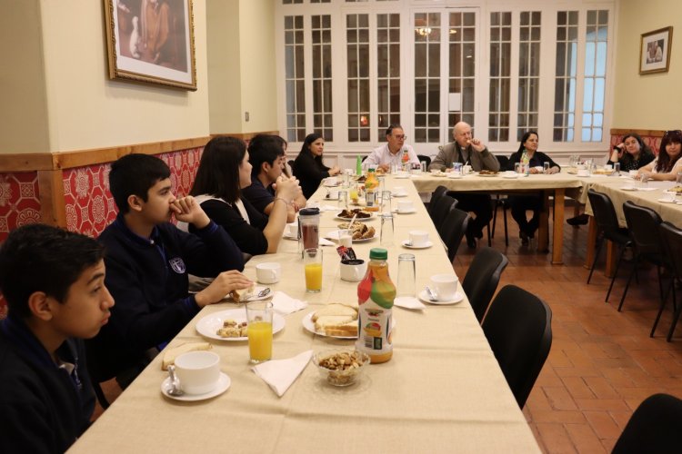 Reconocen a estudiantes del Liceo Bicentenario San Miguel Arcángel de Linares