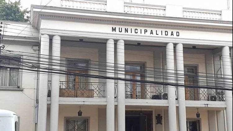 Alcalde de Linares dispone de sumarios administrativos y denuncias al Ministerio Público por viaje al extranjero de funcionarios con licencia médica