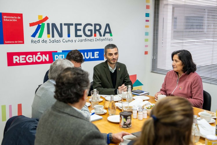 Director Ejecutivo de Fundación Integra asiste a sesión del Gabinete de Educación Regional en su visita al Maule