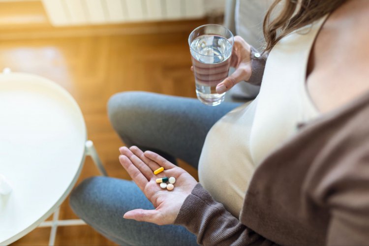 Controversia por dichos de Trump: Epidemióloga advierte que no hay pruebas que vinculen el paracetamol con el autismo