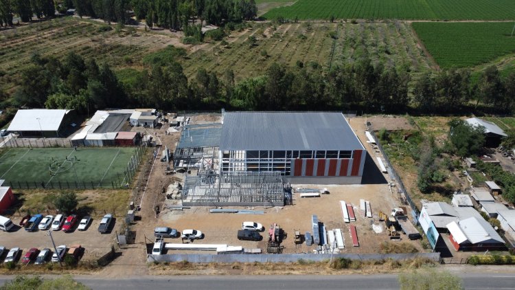 Avanza construcción del polideportivo de Yerbas Buenas