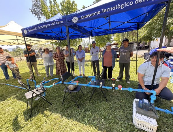 Programa de capacitación en riego tecnificado fortalece las capacidades productivas de 200 agricultores de Linares y Curicó