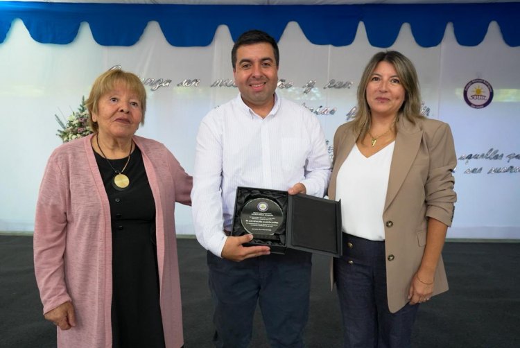 San Javier inició el año escolar 2026 con emotivas ceremonias que marcaron el reencuentro de las comunidades educativas