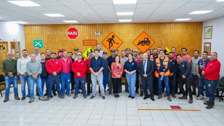 Delegado Presidencial Provincial y nueva SEREMI del MOP visitaron equipo de Vialidad Linares