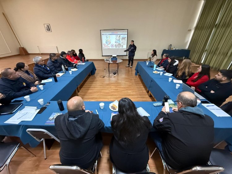 Delegado Presidencial Provincial Christian González lideró mesa técnica para fortalecer preparación de eventuales albergues ante emergencias