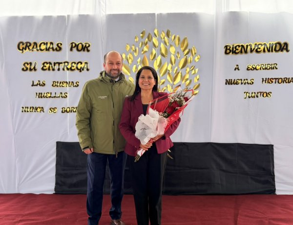Asume nueva directora de la Escuela Juan de la Cruz Domínguez de Longaví