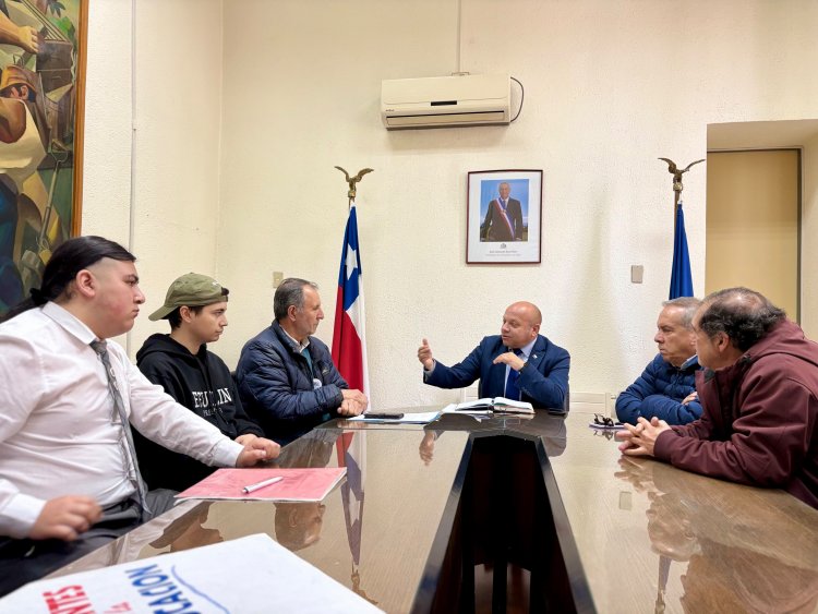 Delegado Christian González recibió a representantes estudiantiles en jornada de movilización