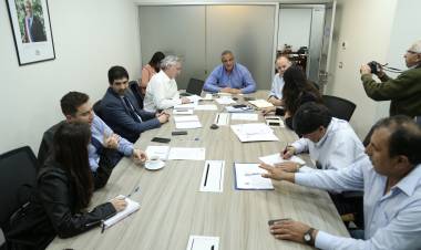 Agro anuncia apoyo en riego tecnificado paras remolacheros de Linares