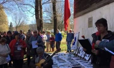 Manifestantes exigieron justicia en la ex Colonia Dignidad