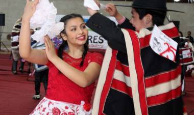 Bailar cueca y cumbia ayudan a frenar  subida de peso en Fiestas Patrias