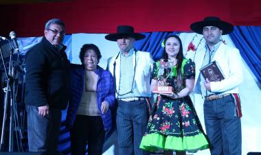 Trío “Acordes de Longaví” ganó segundo festival “Hermanos Campos”