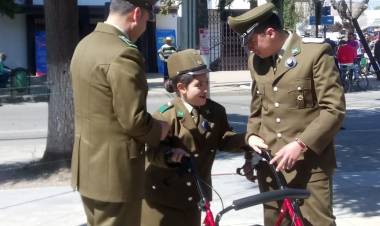 Niña longaviana cumple  sueño de ser carabinera por un día
