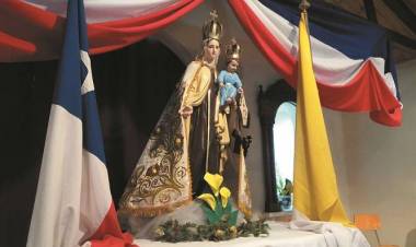 Cantata y procesión en honor a la "Virgen del Carmen"