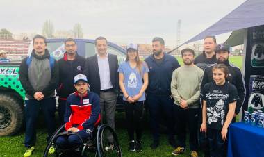 Grupo Alerce entrega aportes a deportistas linarenses Rocío Muñoz y Carlos Muñoz