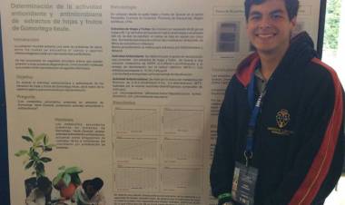 Estudiante del Instituto Linares recibe premio a la trayectoria científica