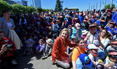 Cecilia Morel encabezará Fiesta de Navidad en Linares