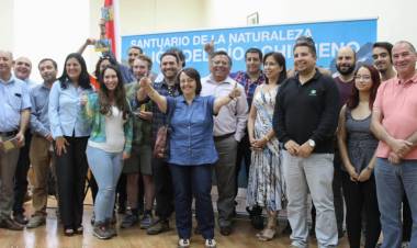 Instituto Forestal entregó Travel & Trekking Map  del Cajón Achibueno