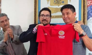 Luis Pérez Franco asume la misión de ascender a Deportes Linares a la Segunda Profesional