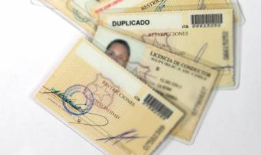 Venden licencias de conducir por Facebook