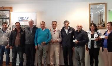 Productores de arándanos de Parral y Retiro reciben 160 millones en indemnizaciones por lluvias y granizos