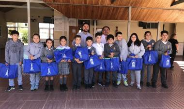 Más de 3 mil estudiantes recibirán útiles escolares en Colbún