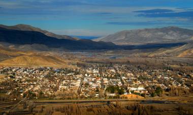 Viaje de concejal Cuevas a la Argentina reactiva debate de giras al extranjero con plata municipal
